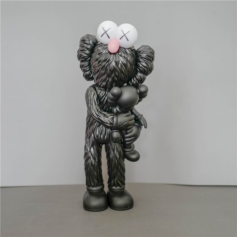 Kaws 14 10 31cm m  (8)